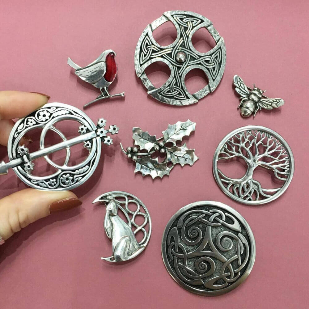 St Justin Handmade Jewellery: Beautiful 18" Necklace with BRONZE Bumblebee Pendant (SJ44) St Justin Handmade Jewellery: 38mm Pewter Tree of Life Brooch (S