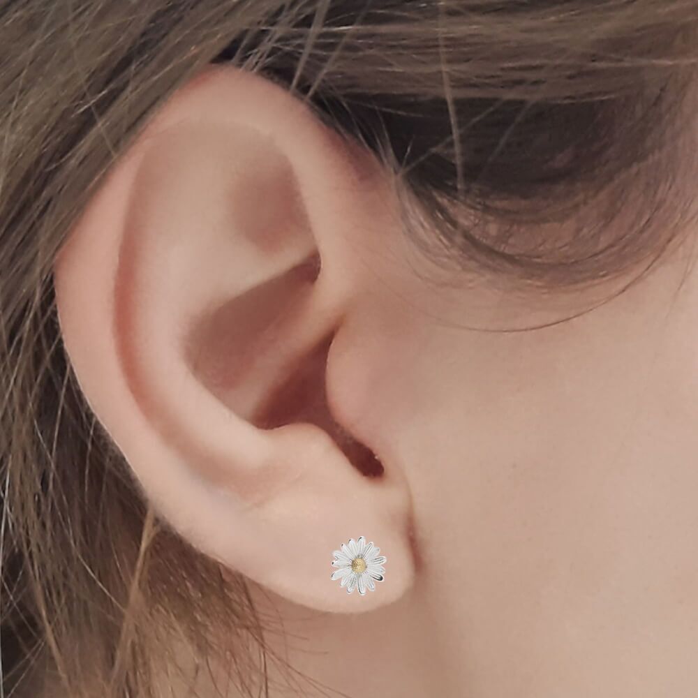 Small 7mm Sterling Silver and Gold-Plated Daisy Stud Earrings (E655)