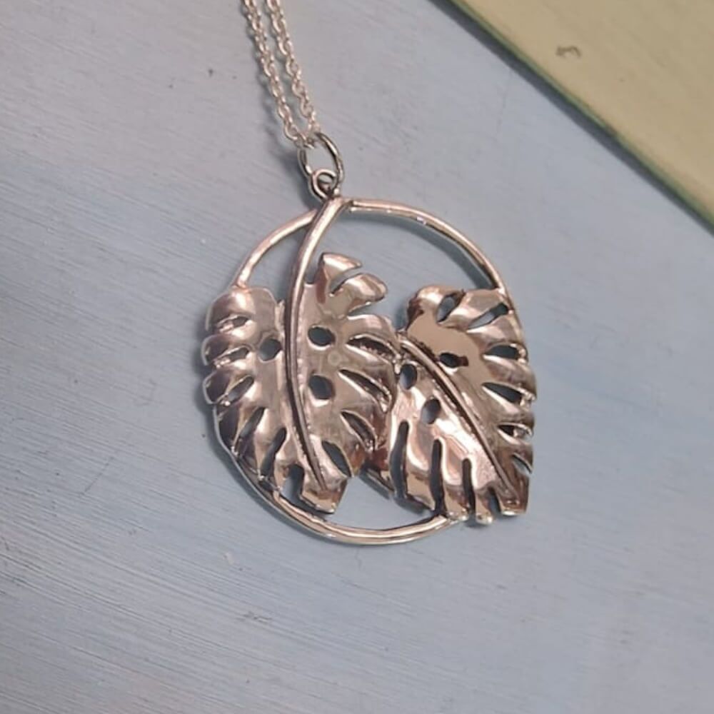 Sterling Silver Circle-Framed Monstera Leaves Design Pendant (33mm x 27mm) (N324)