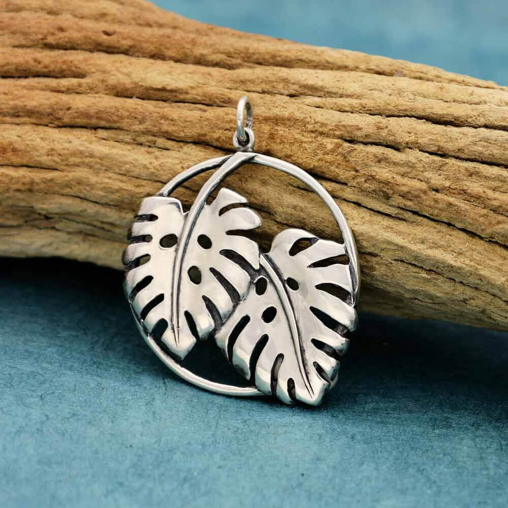 Sterling Silver Circle-Framed Monstera Leaves Design Pendant (33mm x 27mm) (N324)
