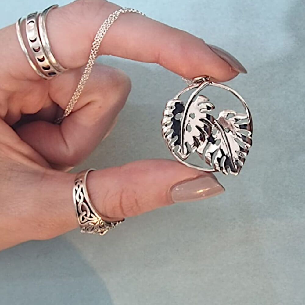 Sterling Silver Circle-Framed Monstera Leaves Design Pendant (33mm x 27mm) (N324)