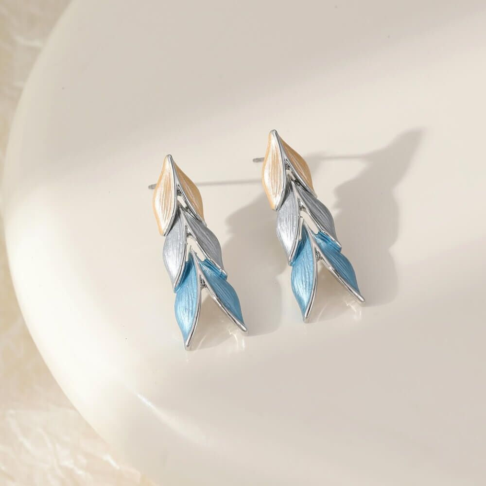 Small 7mm Gold Tone Sparkly Starfish Stud Earrings (M0)