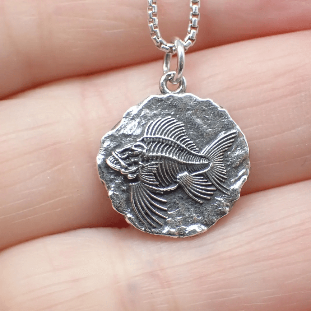 fish-necklace-rueb-york-ste