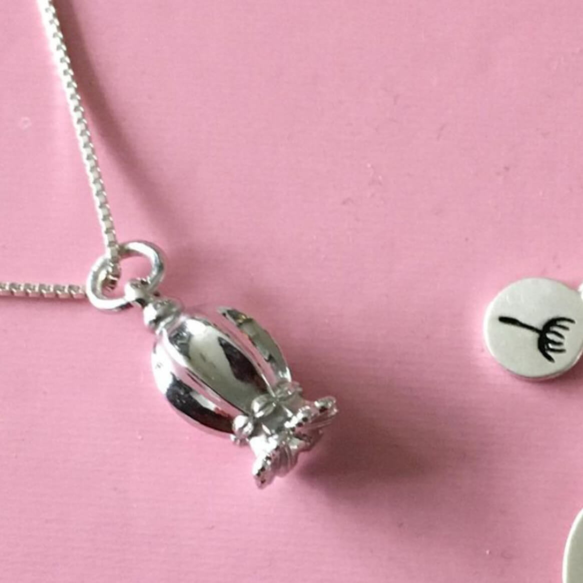 Simple Sterling Silver Jewellery: Small Poppy Seed Pod Pendant (N5)