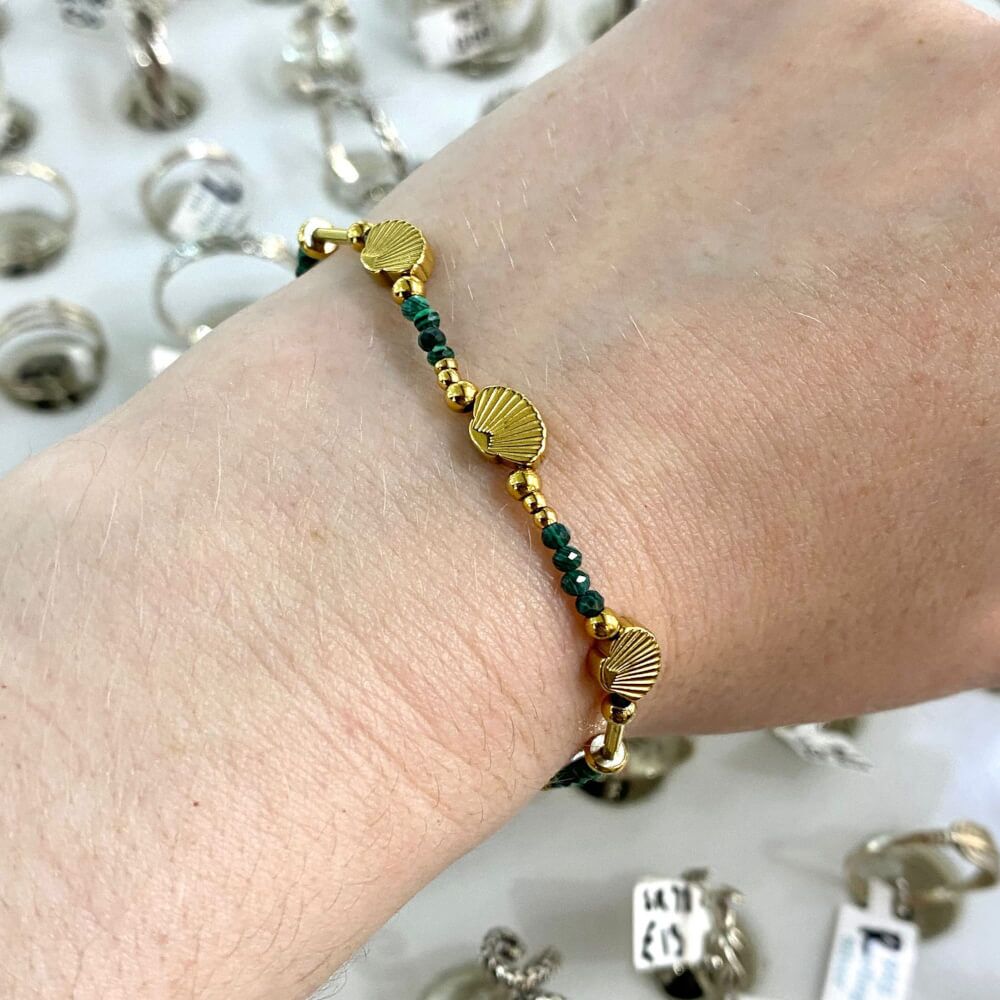 stainless-steel-shell-sunburst-bracelet-rueb-jewellers-york-Cop