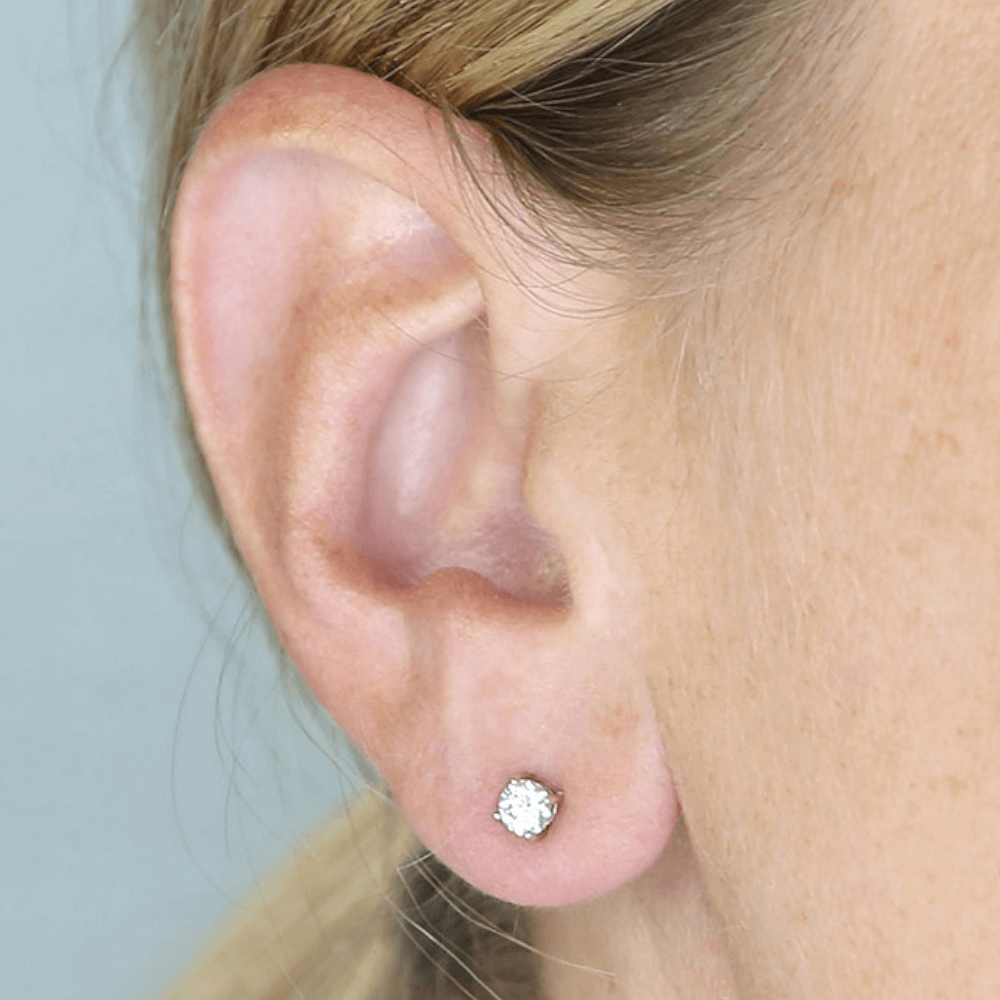 H6414S sterling silver claw set moissanite stud earrings